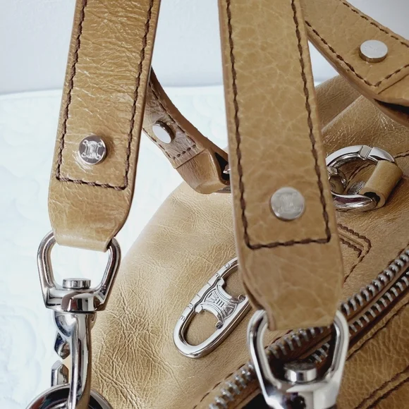 CELINE Wrinkled Patent Leather Handbag Shoulder Bag Beige Tan Tote Triomphe - Picture 11 of 16